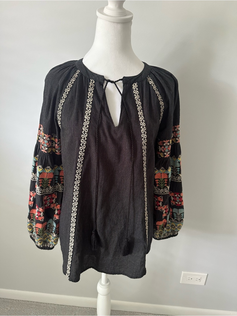 Sundance Black Blouse with Multicolor Embroidered Sleeves Size S - Picture 4 of 13